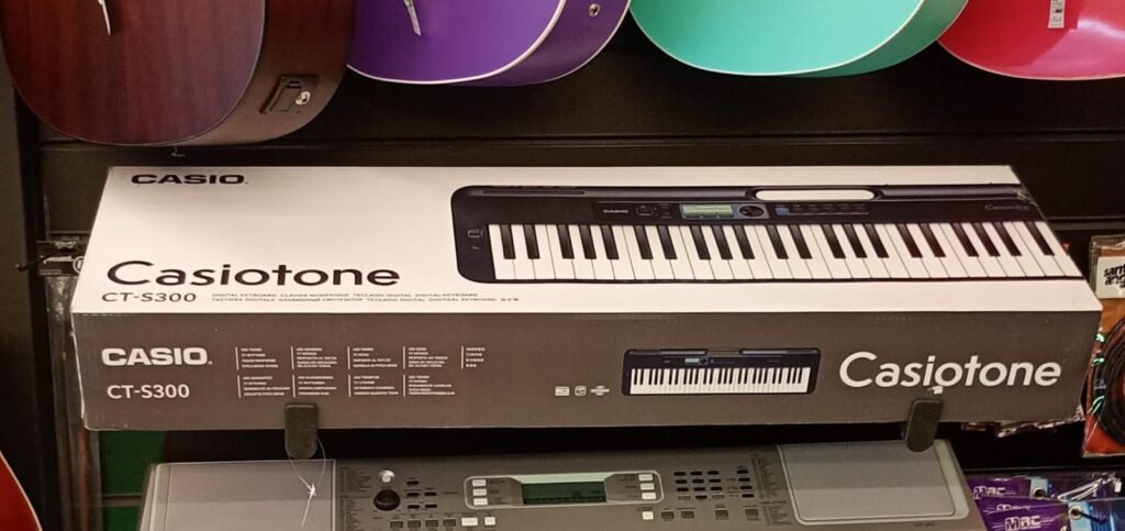 Teclado Casio CTS 300 por R$ 1279 reais