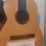 Violão vintage da marca Rei dos Violões usado – R$ 1.300,00